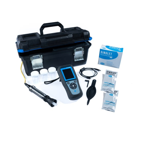 HQ2100 Tragbares Multimeter mit Leitfähigkeitselektrode CDC401